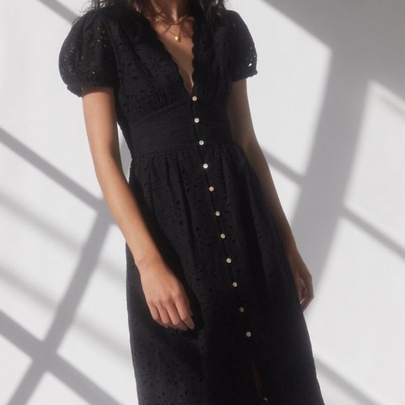 Elegant Black Lace Midi Dress - Picture 3 of 9